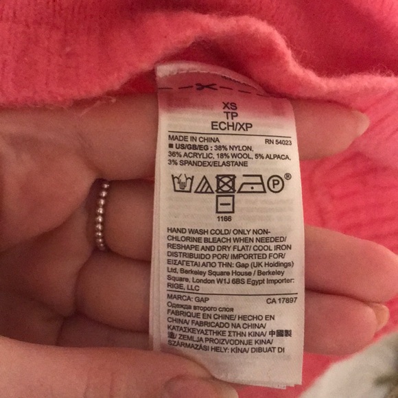 Pink wool sweater from Gap - Picture 3 of 7